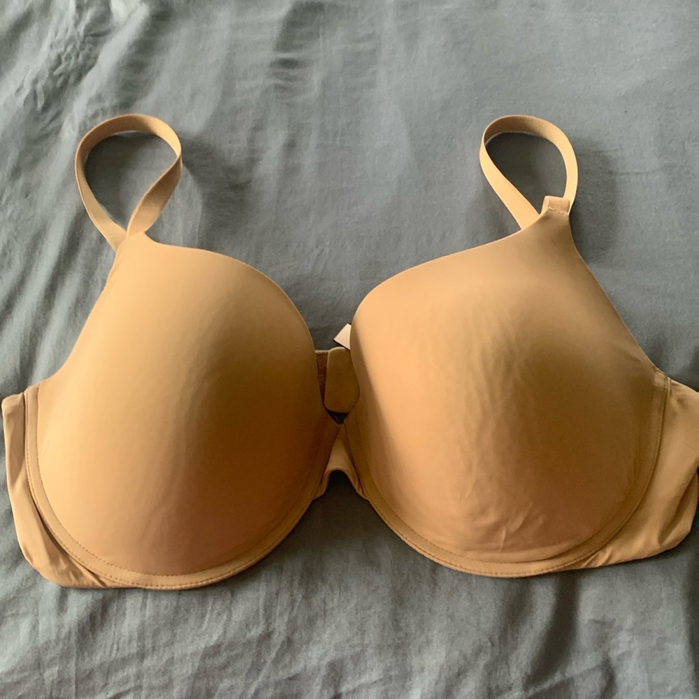 Victoria Secret body by Victoria beige bra